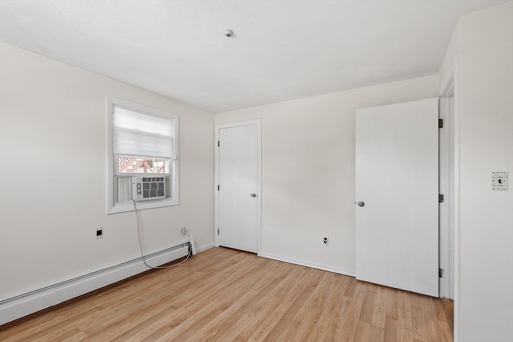 18 Overlea Ave