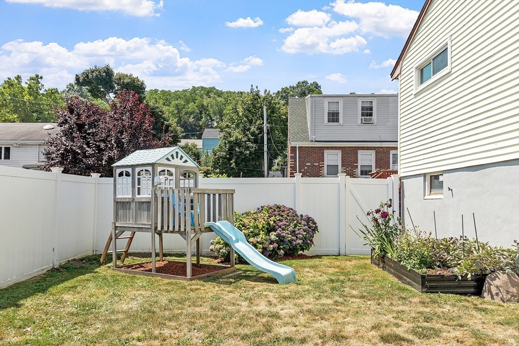 18 Overlea Ave
