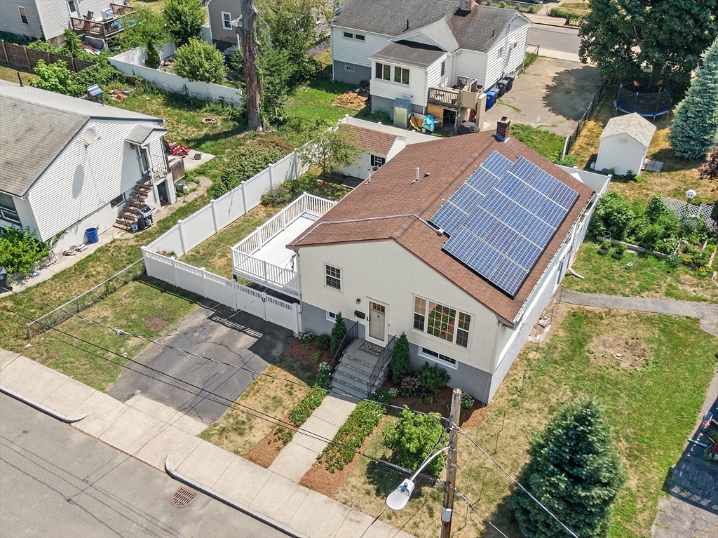 18 Overlea Ave