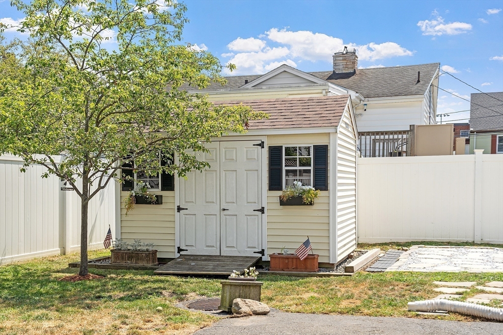 18 Overlea Ave