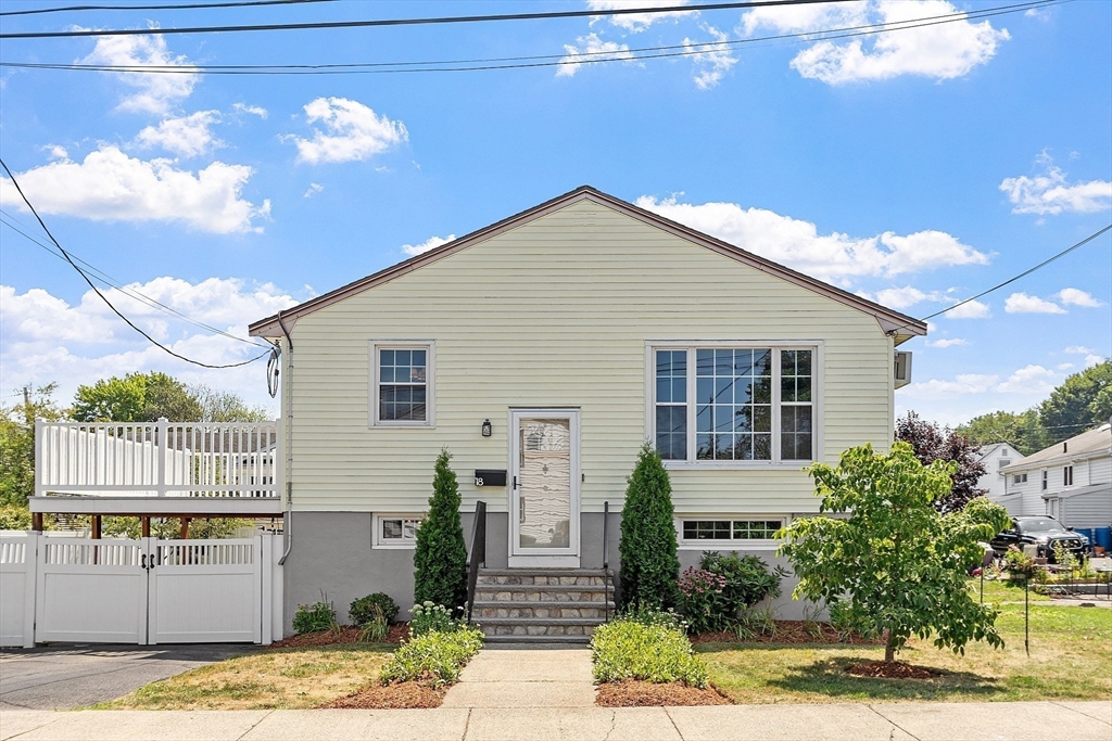 18 Overlea Ave
