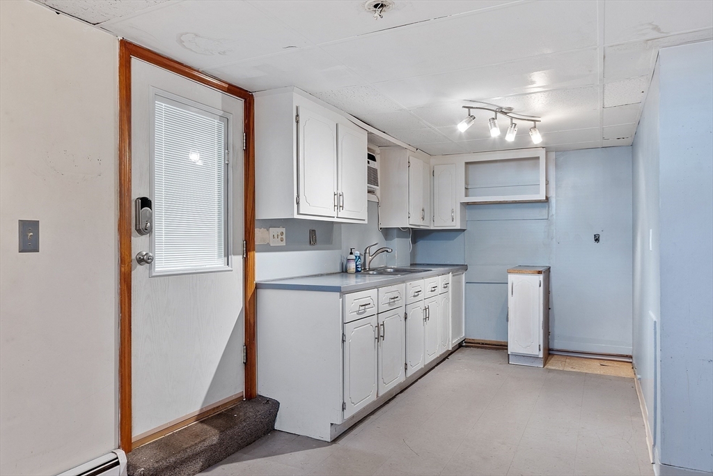 18 Overlea Ave