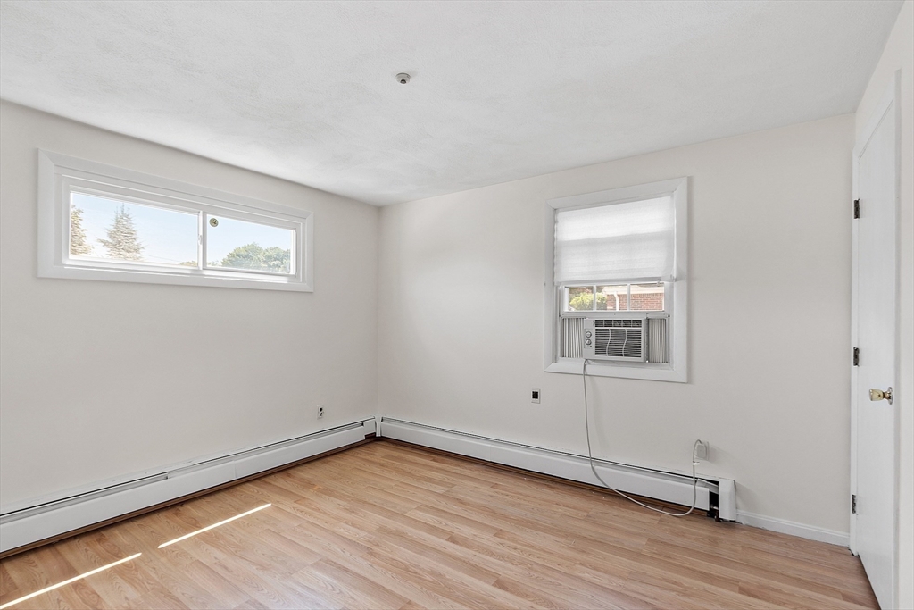18 Overlea Ave