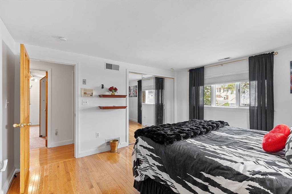 10 Lawndale Ave