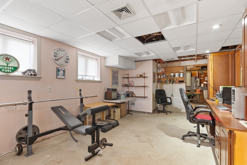10 Lawndale Ave