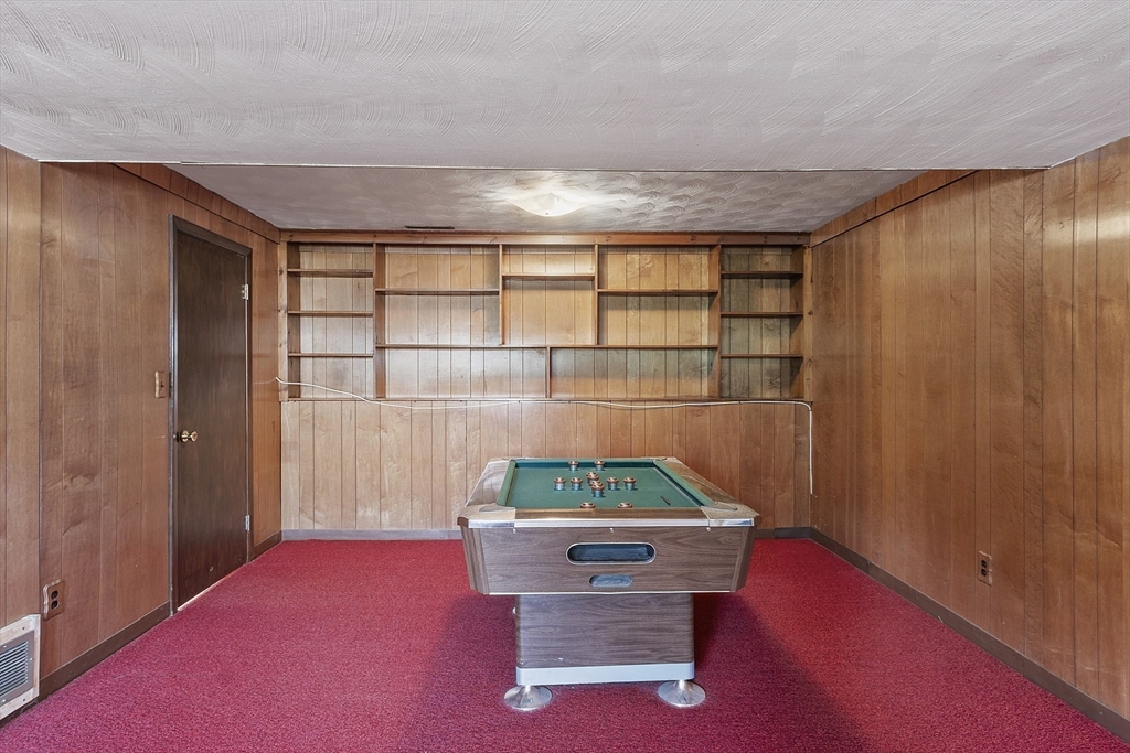 4 Whipple Rd