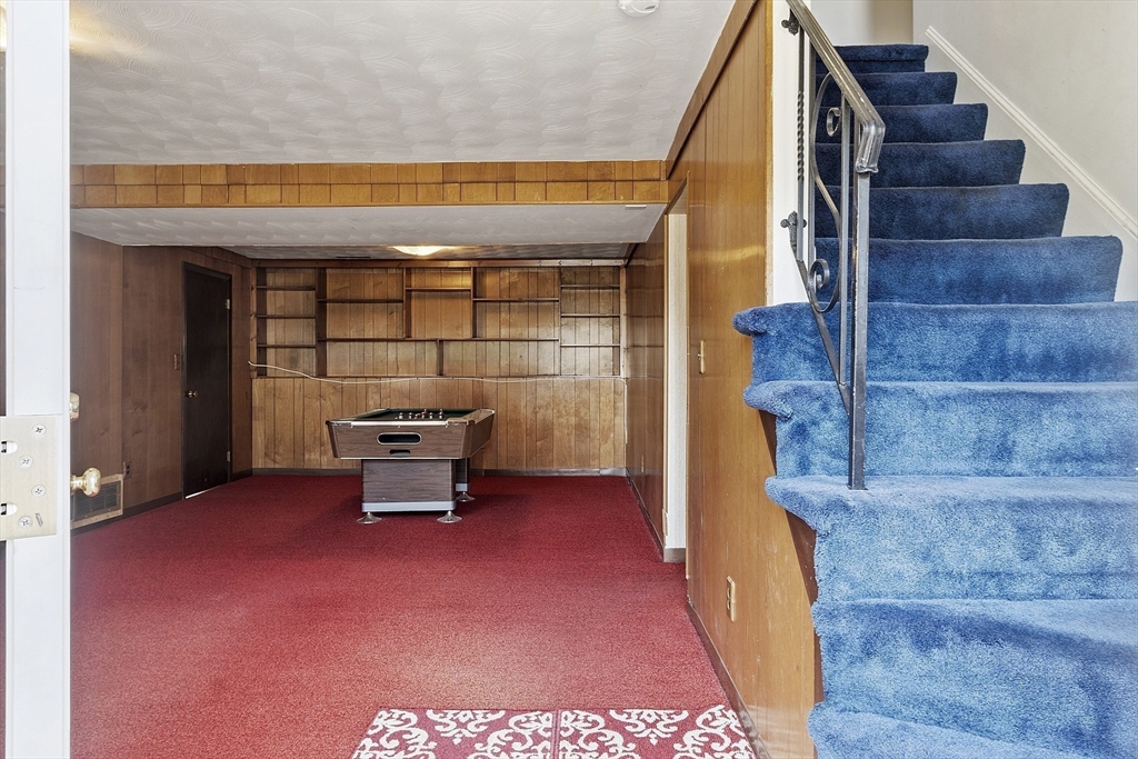 4 Whipple Rd