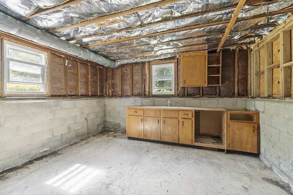 4 Whipple Rd