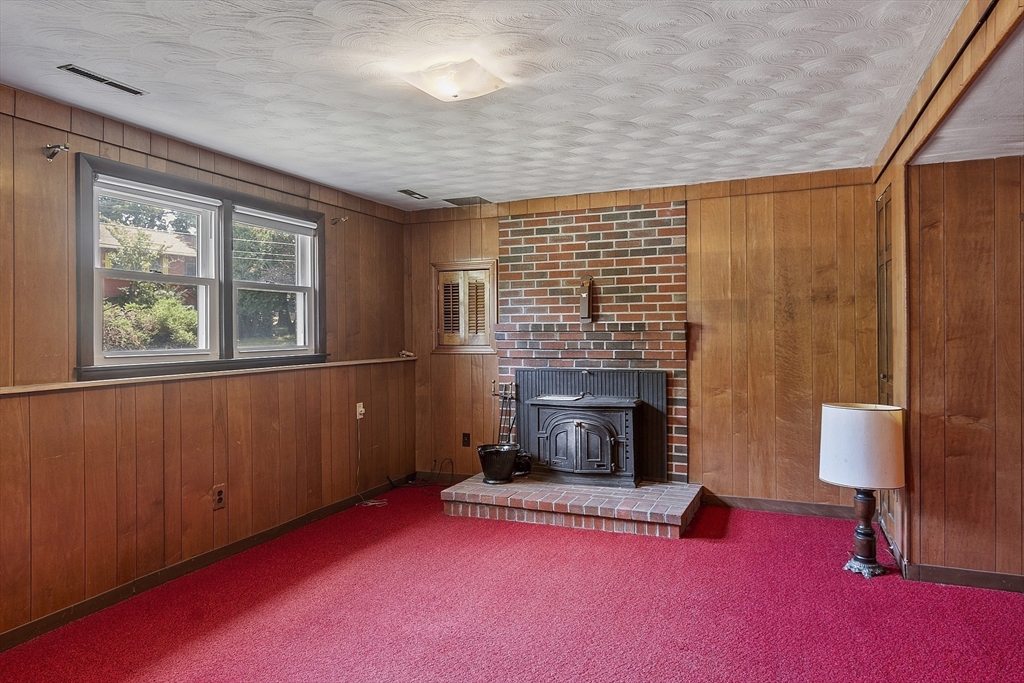 4 Whipple Rd