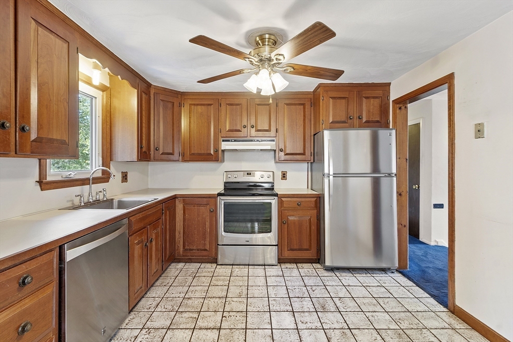4 Whipple Rd