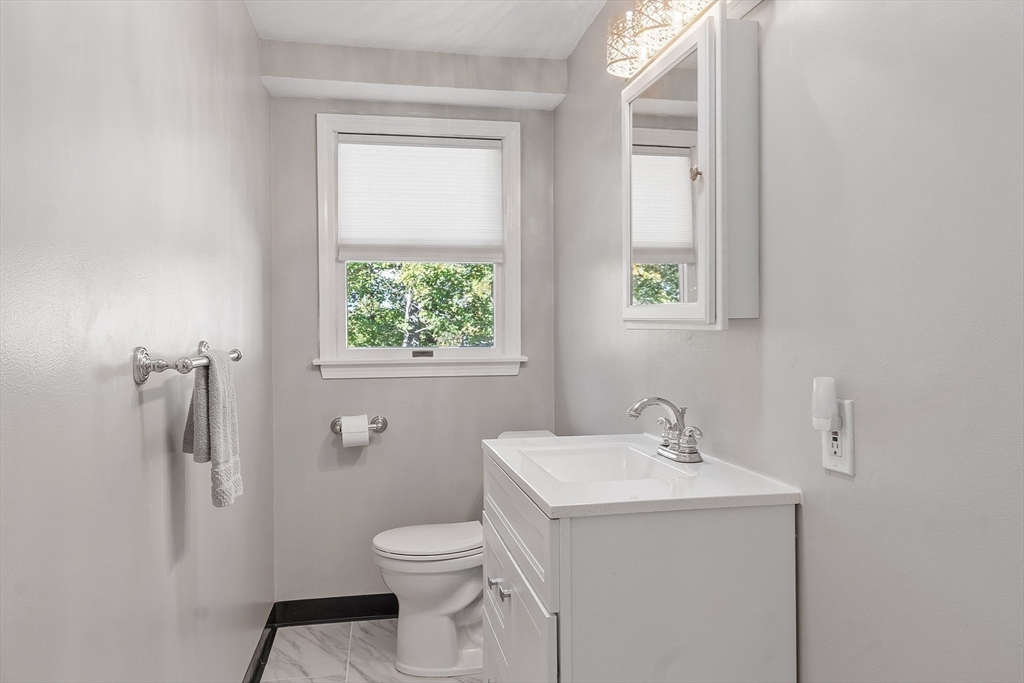 5 Theresa Rd, Peabody