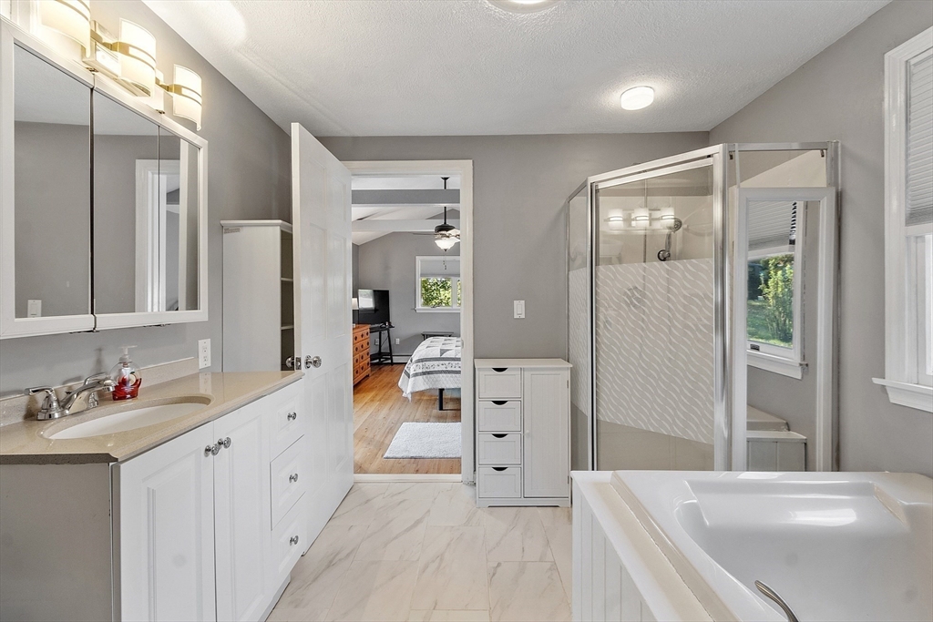 5 Theresa Rd, Peabody