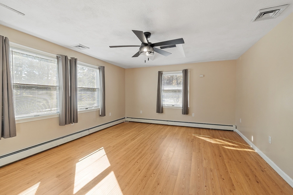 5 Theresa Rd, Peabody