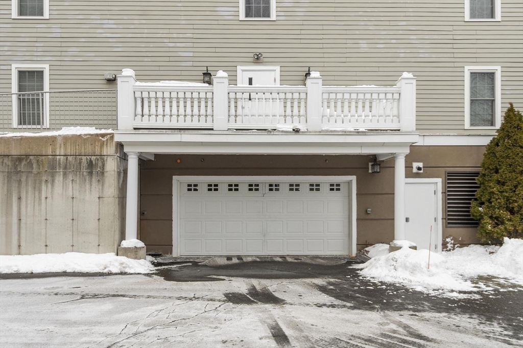 10 Crowninshield St # 303