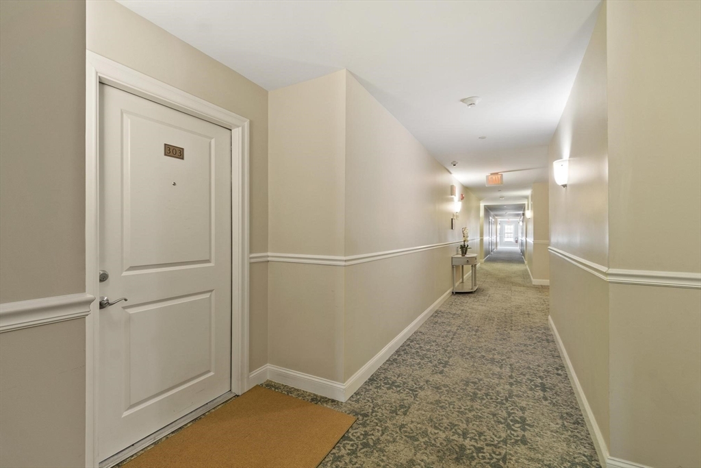 10 Crowninshield St # 303