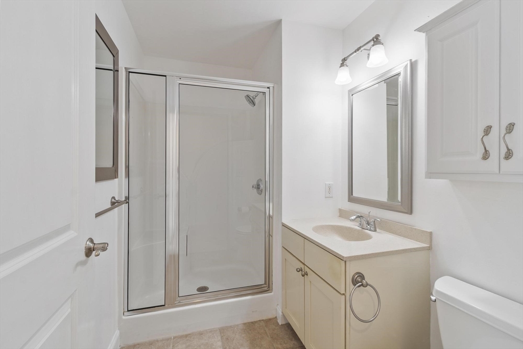 10 Crowninshield St # 303