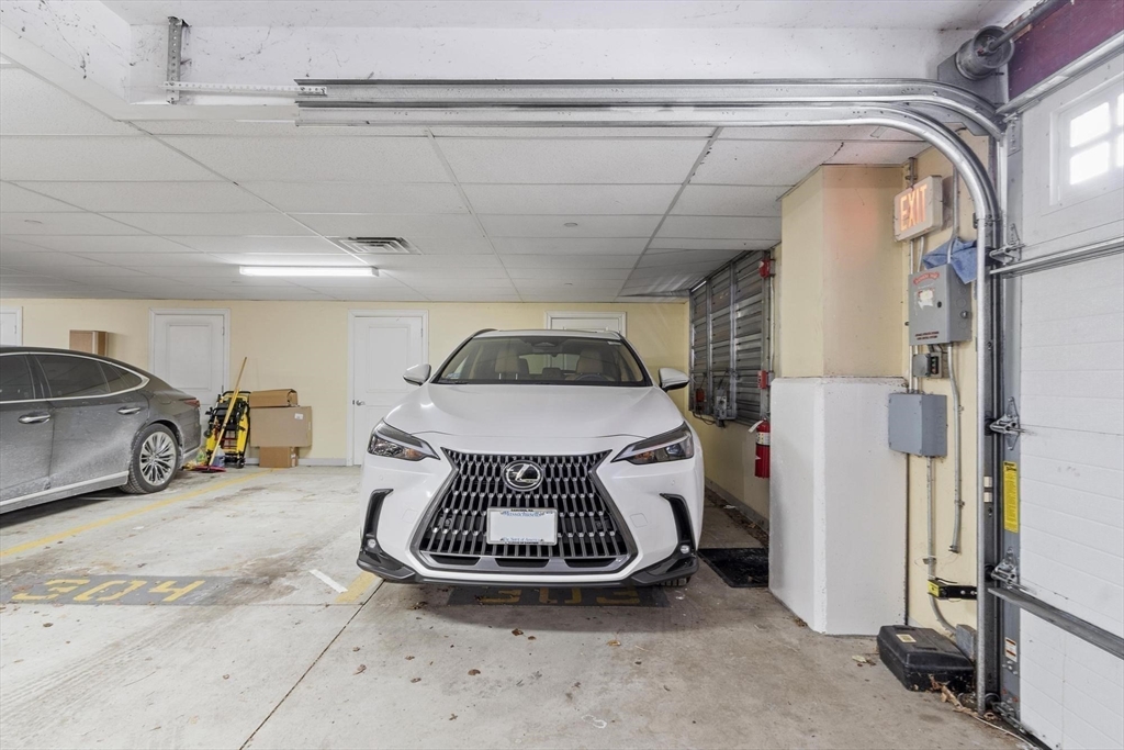 10 Crowninshield St # 303