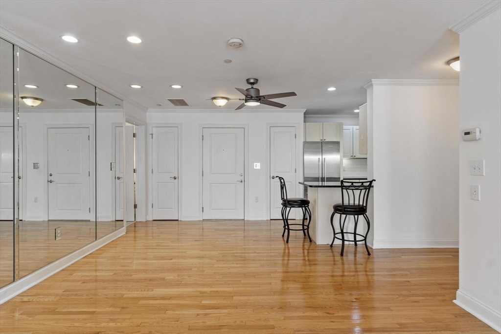 10 Crowninshield St # 303