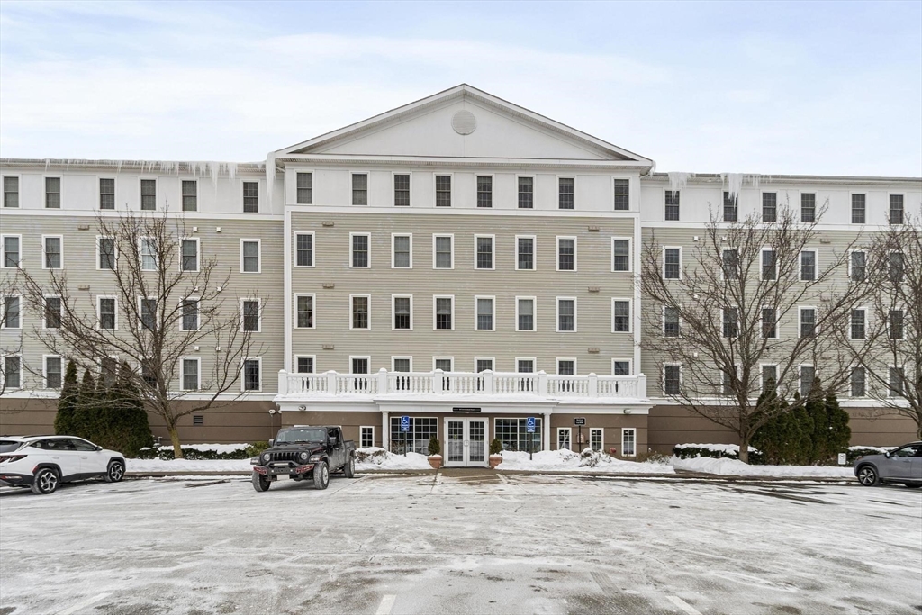 10 Crowninshield St # 303