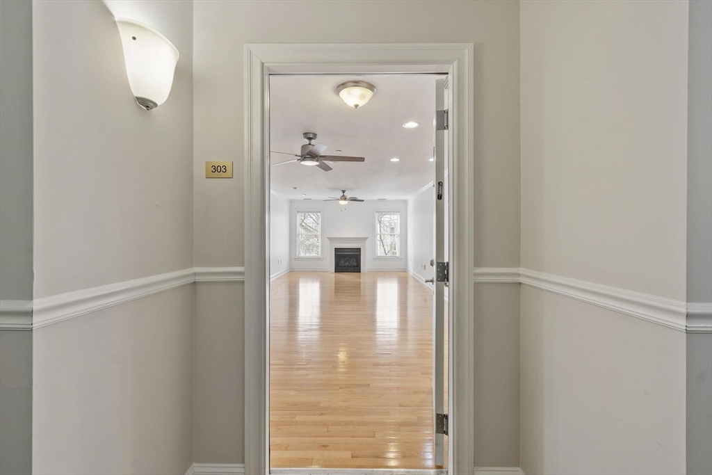 10 Crowninshield St # 303