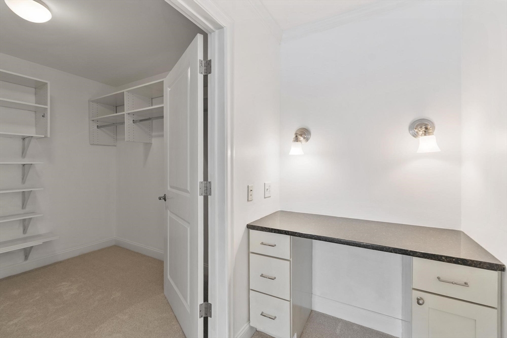 10 Crowninshield St # 303