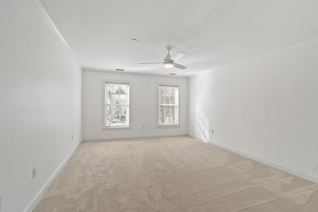 10 Crowninshield St # 303