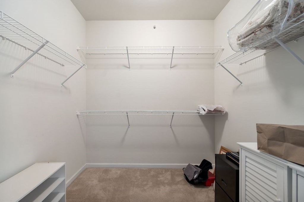 2 Hopkins Cir # 2