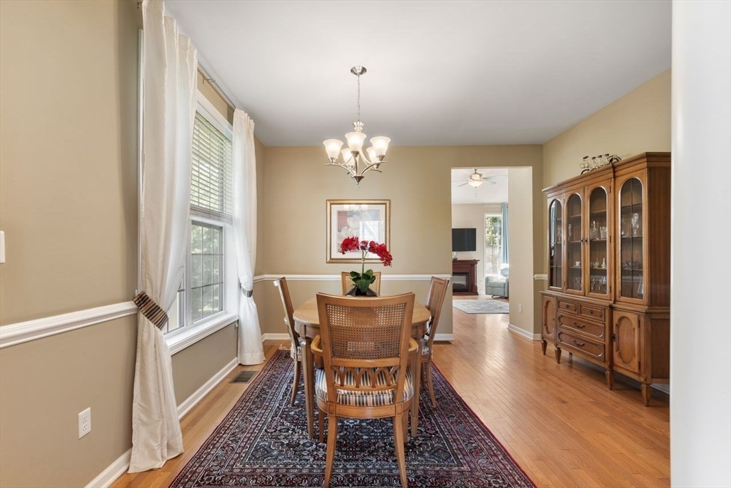 2 Hopkins Cir # 2