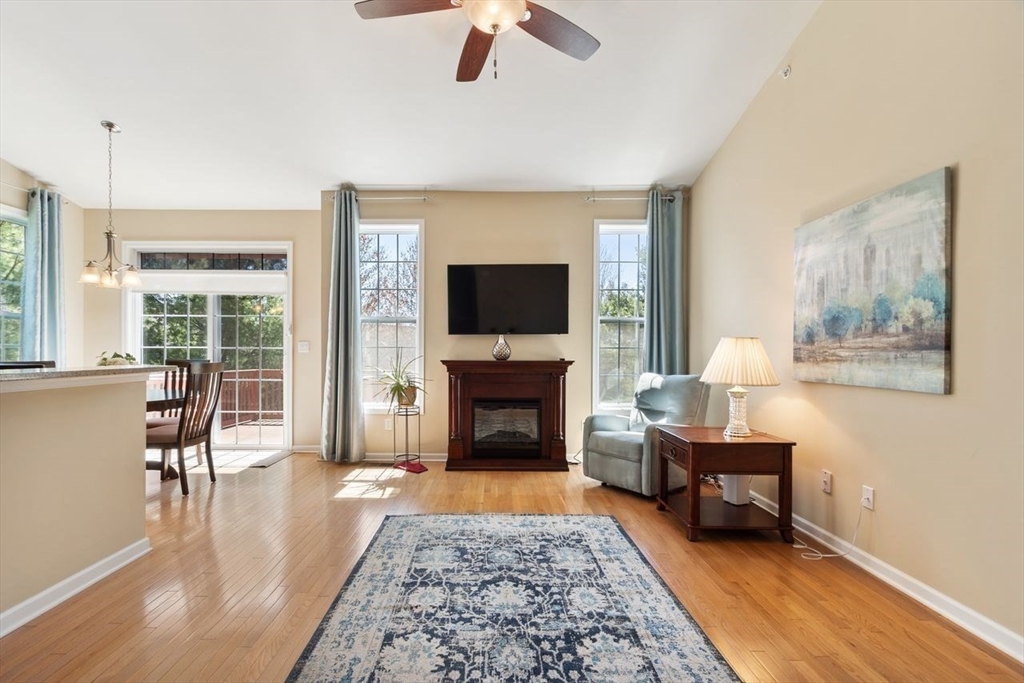 2 Hopkins Cir # 2