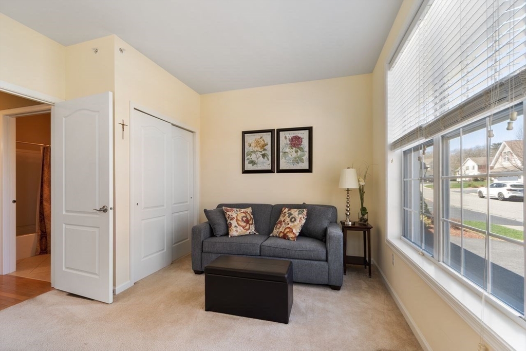 2 Hopkins Cir # 2