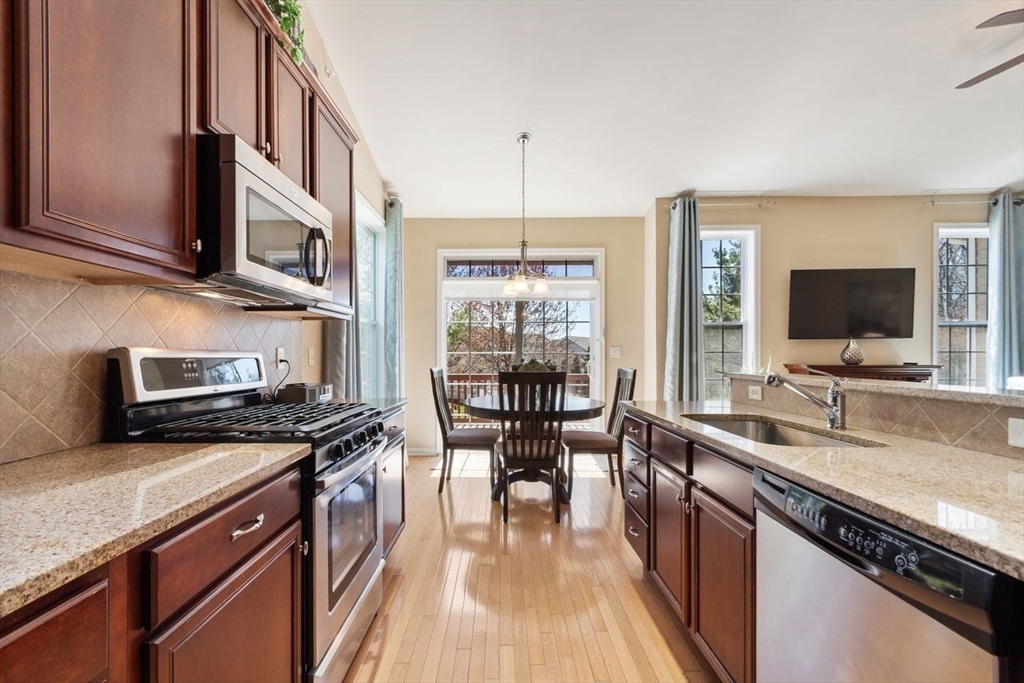 2 Hopkins Cir # 2