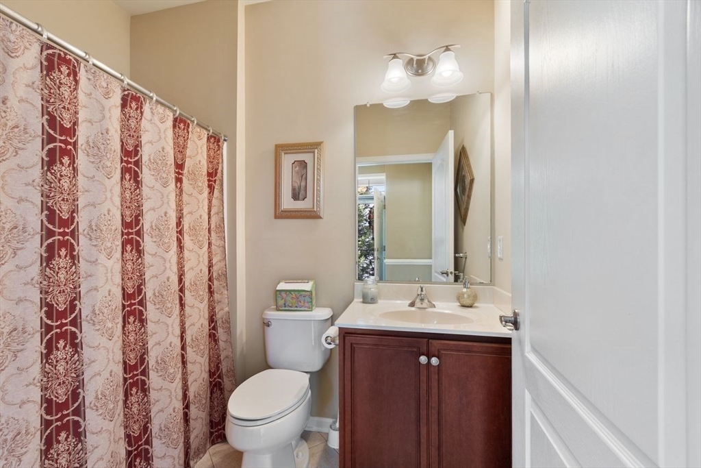 2 Hopkins Cir # 2