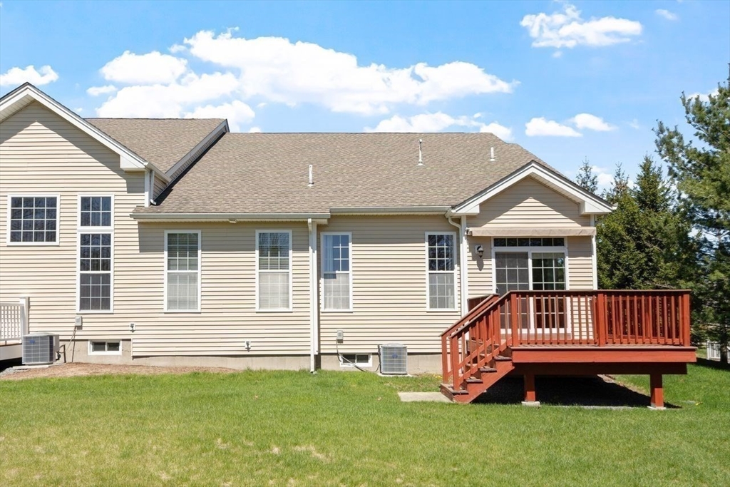 2 Hopkins Cir # 2