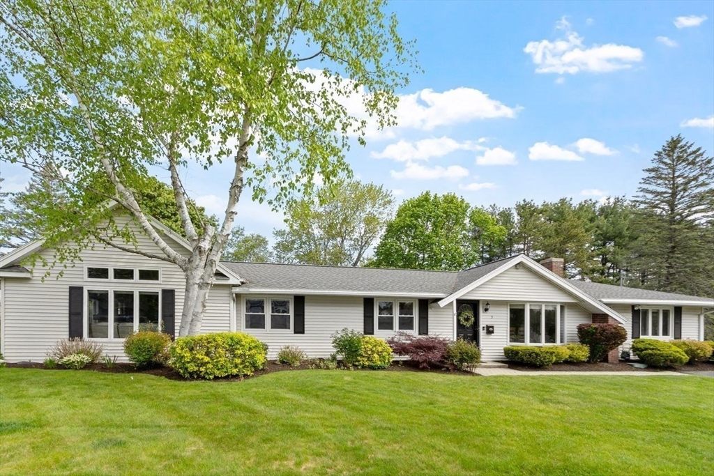 3 Maryvale Ln