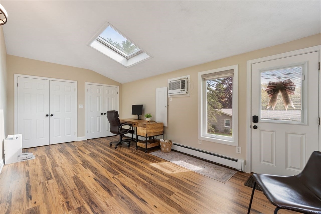 3 Maryvale Ln