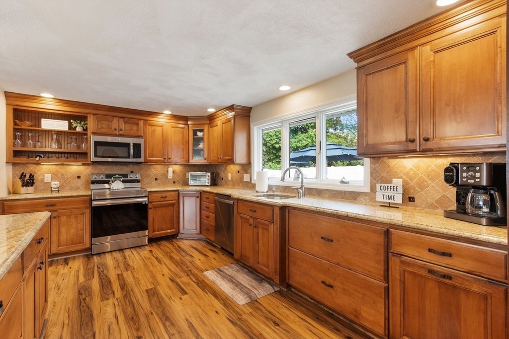 3 Maryvale Ln