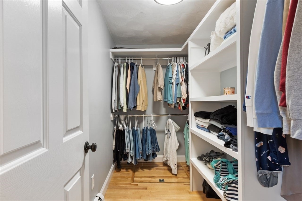 3 Maryvale Ln