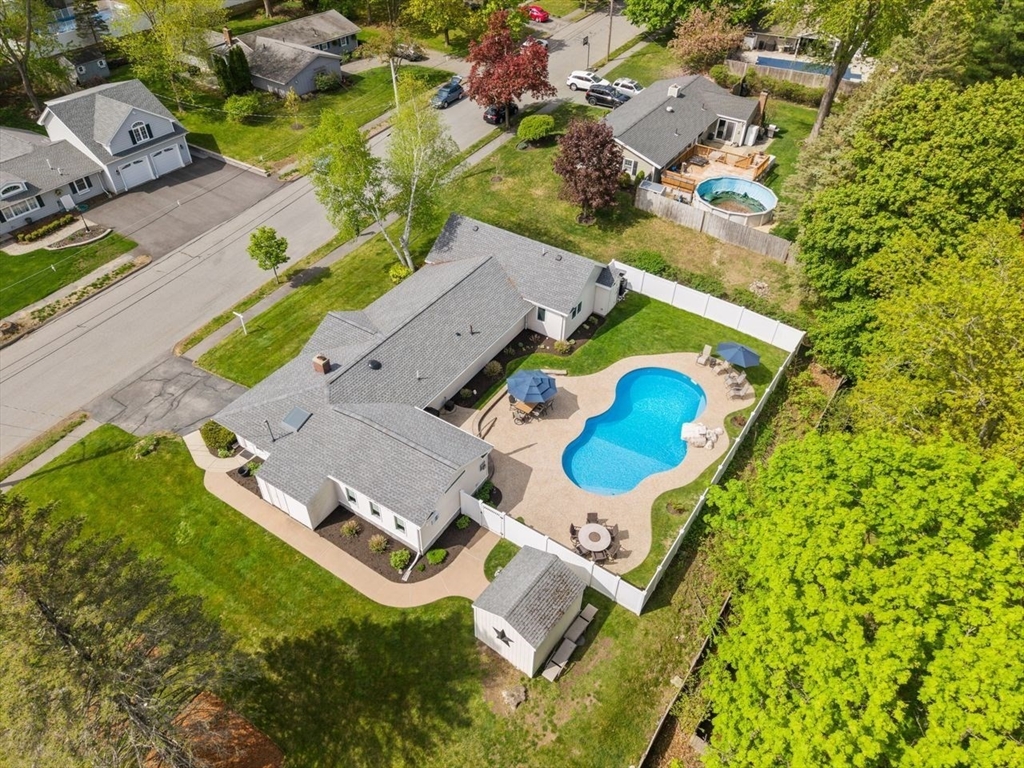 3 Maryvale Ln