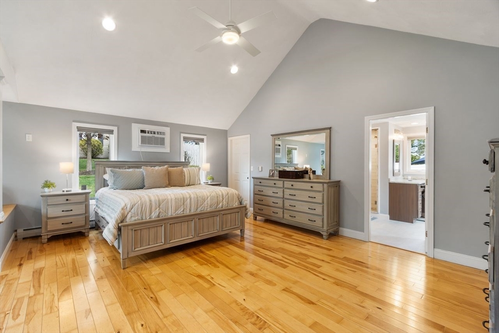3 Maryvale Ln