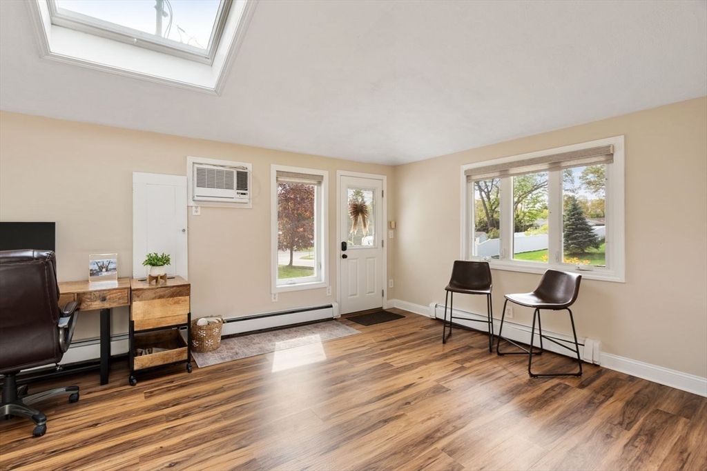 3 Maryvale Ln