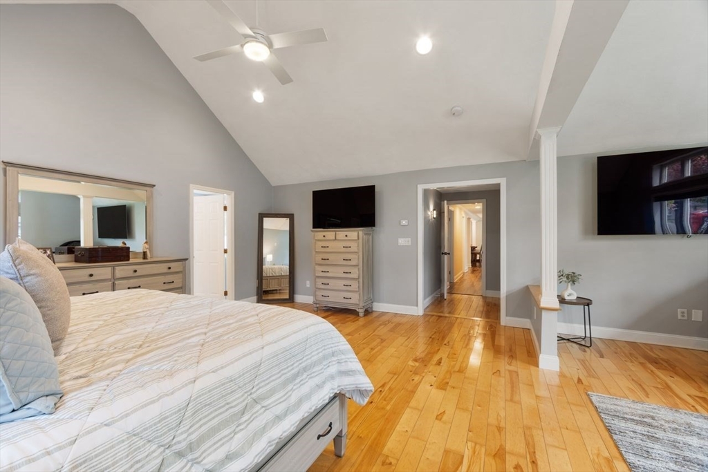 3 Maryvale Ln