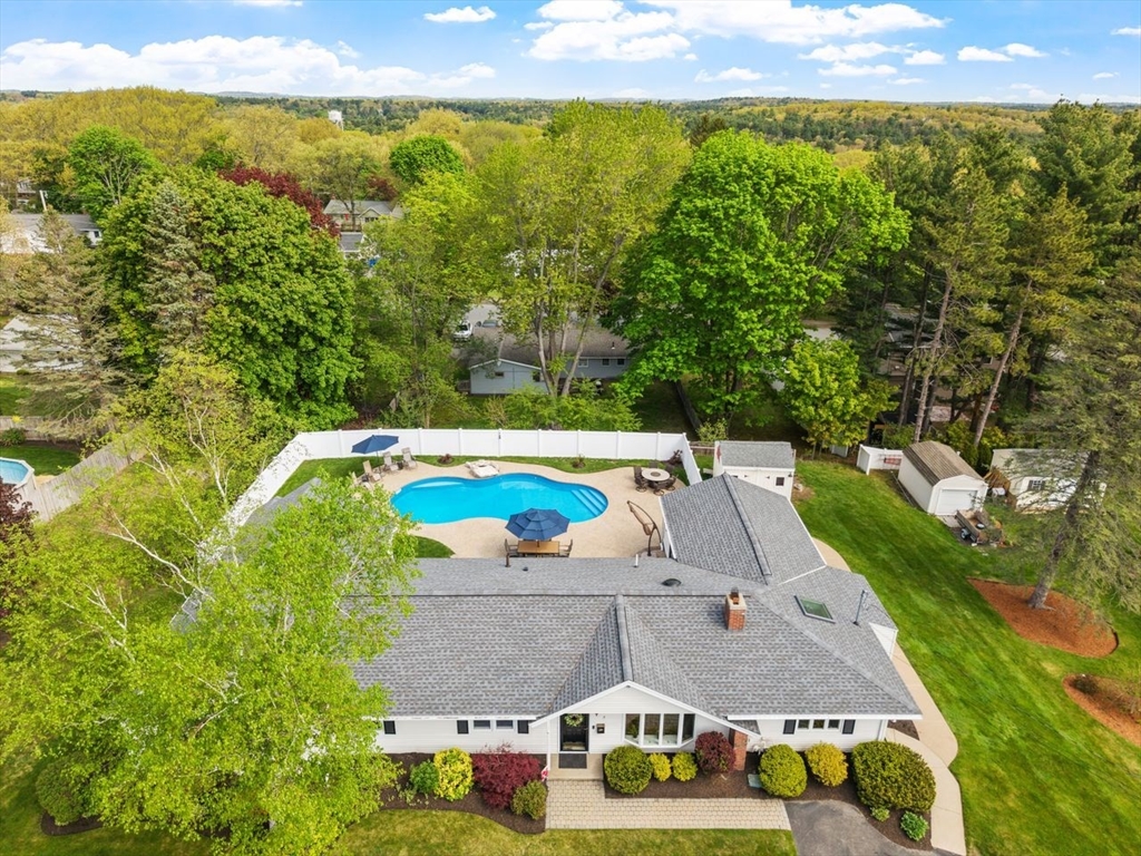 3 Maryvale Ln