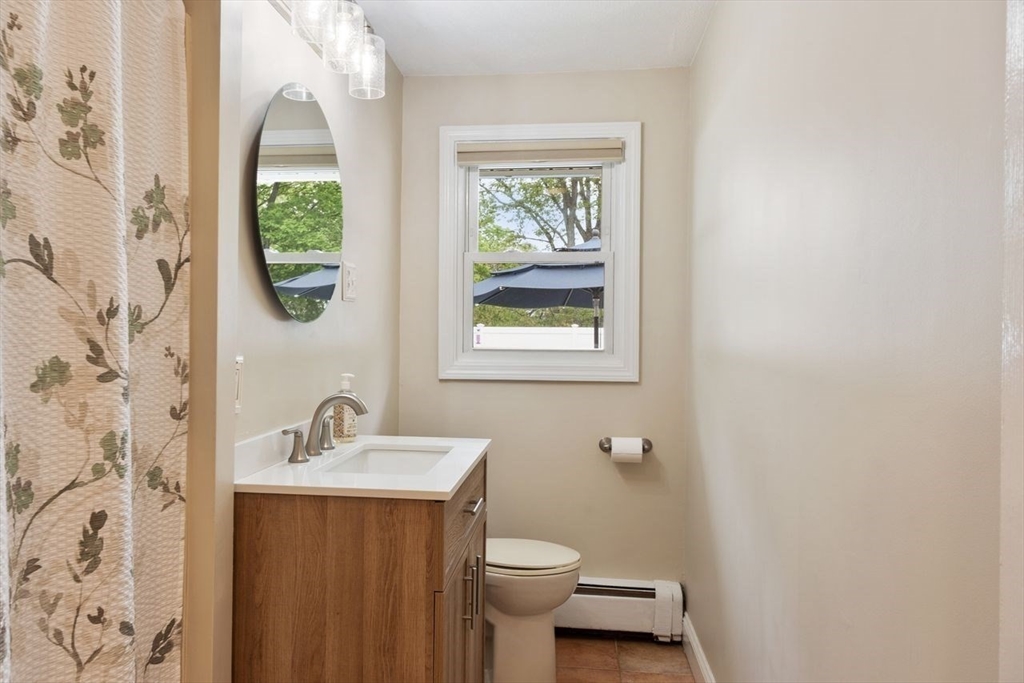 3 Maryvale Ln