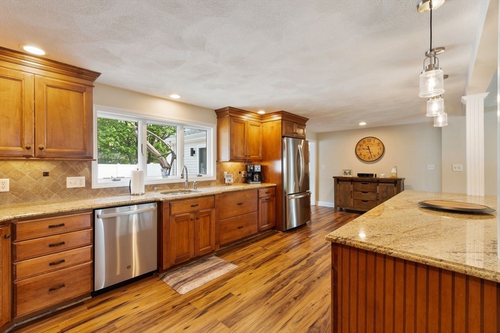 3 Maryvale Ln