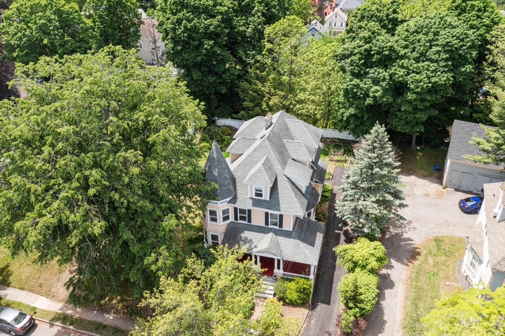 10 Stevens St
