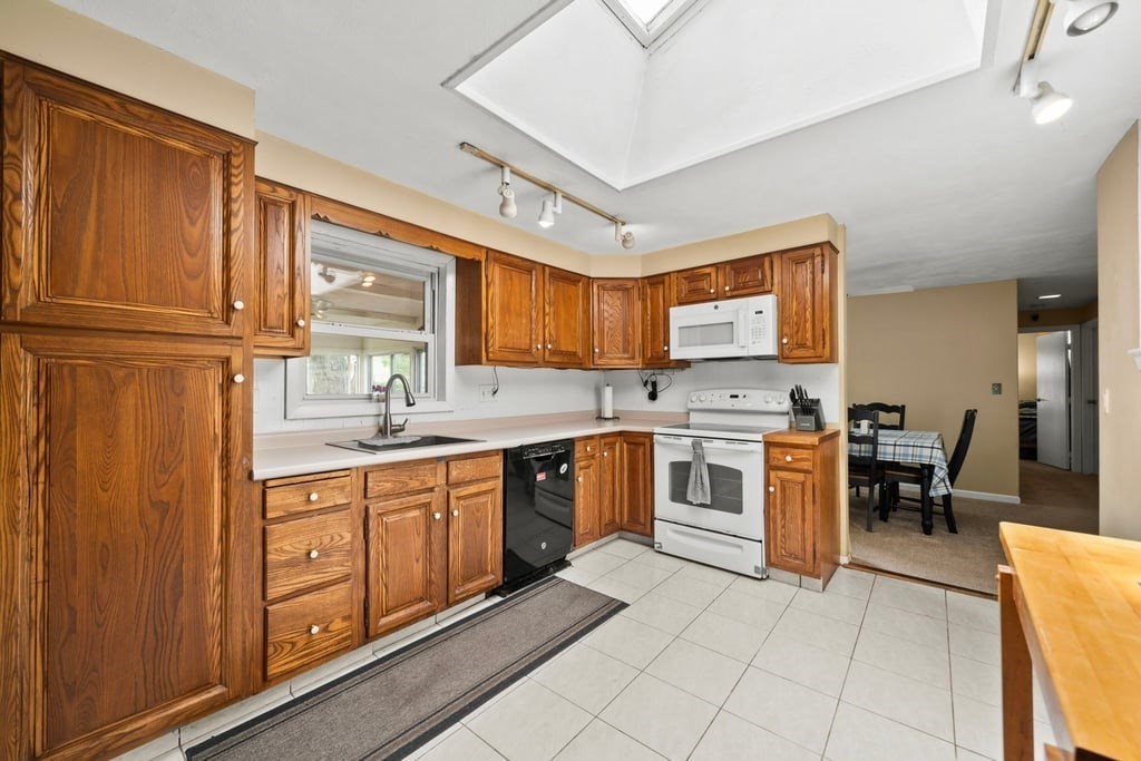 6 Antrim Rd