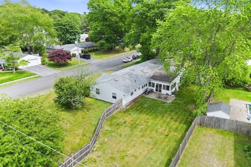 6 Antrim Rd