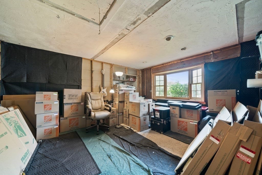 6 Antrim Rd