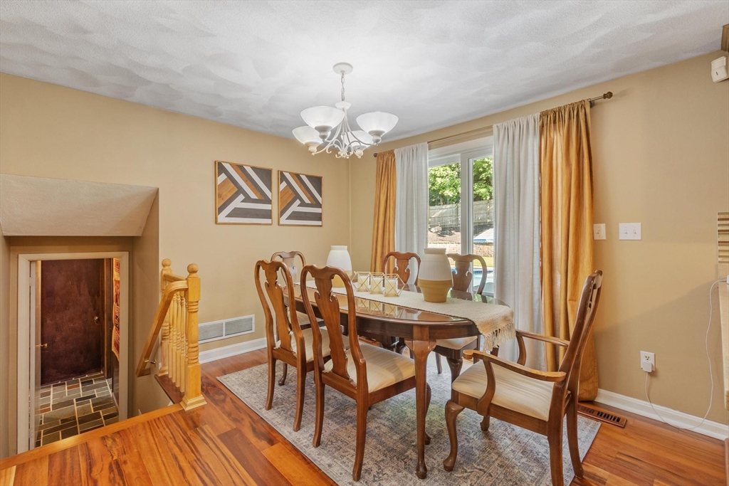 9 Brookbridge Rd