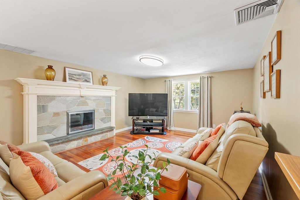 9 Brookbridge Rd